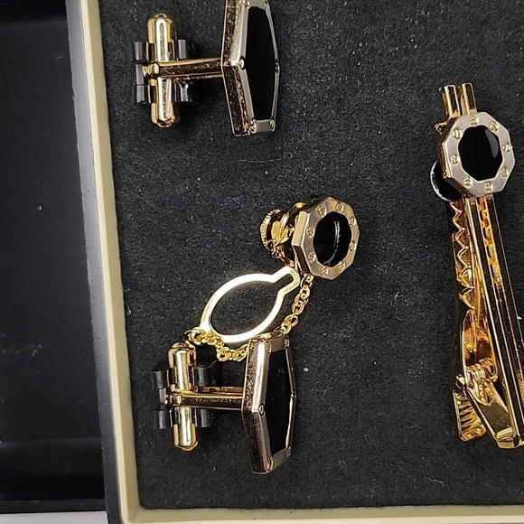 UNBRANDED CUFFLINKS SET OF 4 JAPAN MADE WITH BLACK ENAMEL - Picture 3 of 7